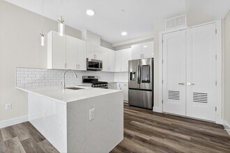 3443 John F. Kennedy Blvd, Unit 503 in Union City, NJ - Foto de edificio - Building Photo