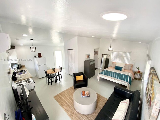 14036 NW 3rd Ave in Miami, FL - Building Photo - Building Photo