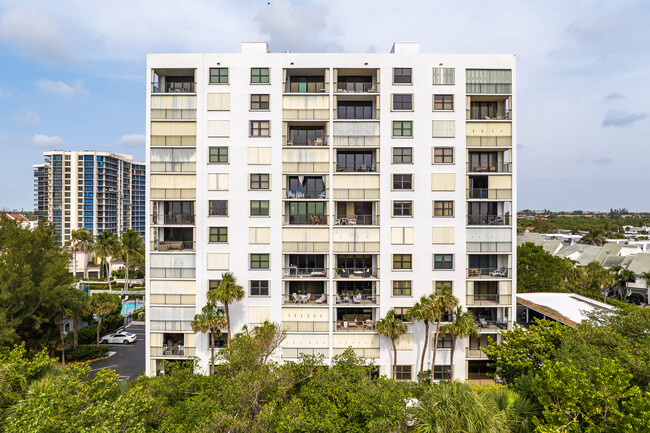 Carron House in Highland Beach, FL - Building Photo - Building Photo