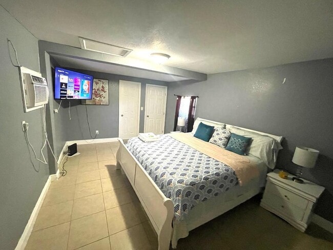 property at 2403 Oswego Ave