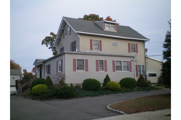 13 Smith St in Glen Cove, NY - Building Photo