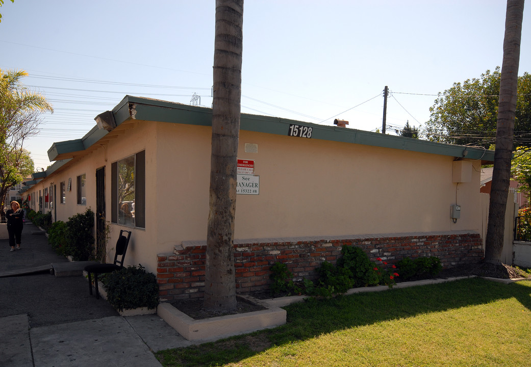 15128 Gundry Ave in Paramount, CA - Building Photo