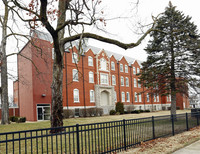 Franciscan Villa in Springfield, MO - Foto de edificio - Building Photo