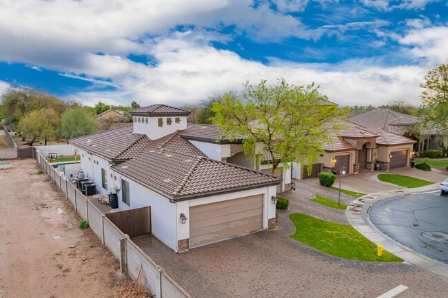 1207 S Larkspur Ct in Gilbert, AZ - Building Photo - Building Photo