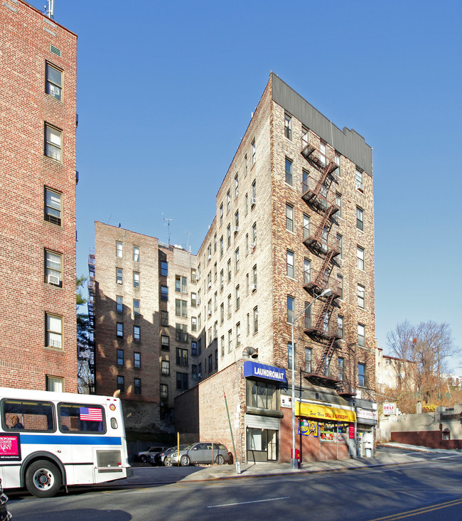 6655 Broadway in Bronx, NY - Foto de edificio - Building Photo