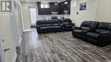 14 Vetch St in Brampton, ON - Building Photo - Building Photo