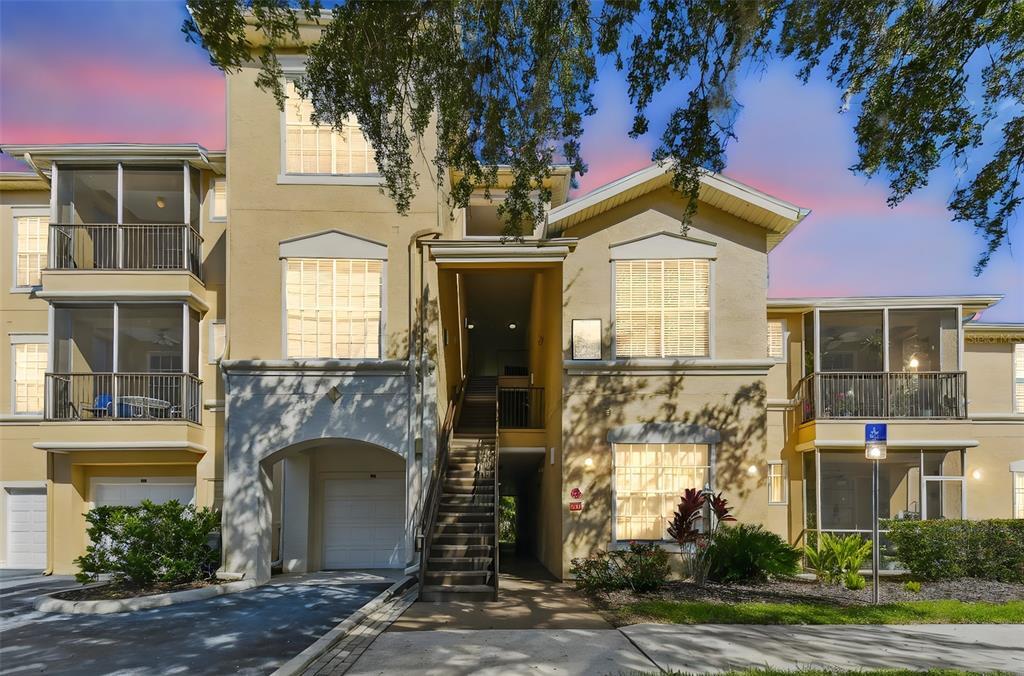 5125 Palm Springs Blvd in Tampa, FL - Foto de edificio