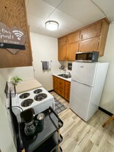 208 2nd St S in Hallock, MN - Foto de edificio - Building Photo