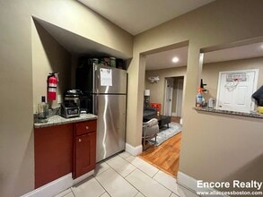 36 Euston St, Unit 12-1 in Brookline, MA - Building Photo - Building Photo