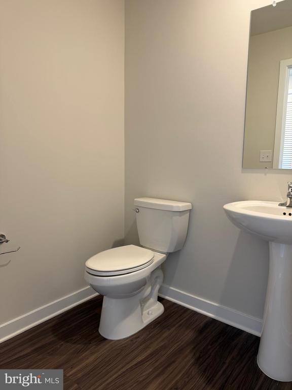 33 E Front St in Bridgeport, PA - Building Photo - Building Photo