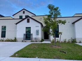 23935 SW 110th Ct in Princeton, FL - Building Photo