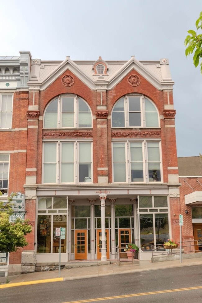 property at 106 E Broadway St