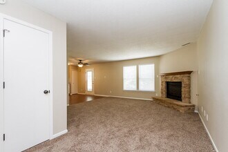 2041 Dutch Elm Dr in Indianapolis, IN - Building Photo - Building Photo
