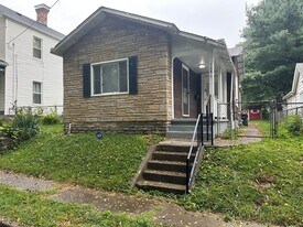 168 Meridian St in Cincinnati, OH - Building Photo