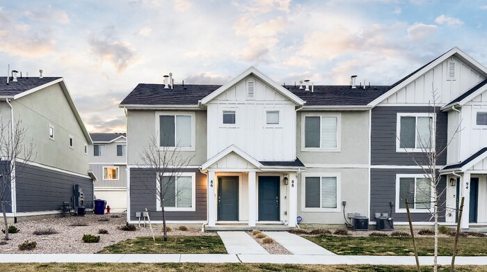 86 N Monitor Row in Saratoga Springs, UT - Building Photo