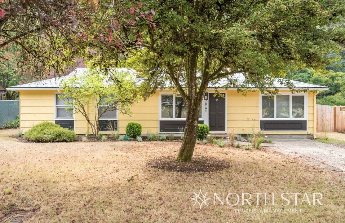 1010 W Oak Terrace in Lake Oswego, OR - Building Photo