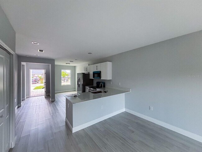 17046 Byron Ave in Port Charlotte, FL - Building Photo - Building Photo