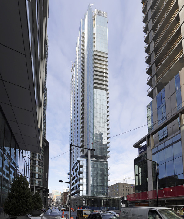 Icone Condos in Montréal, QC - Building Photo