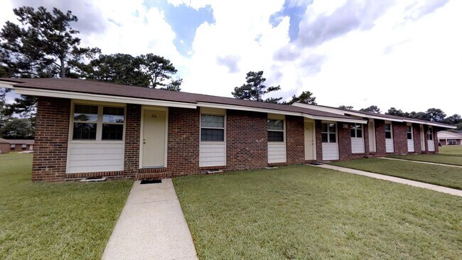 369 Crabapple Cir in Fayetteville, NC - Building Photo - Building Photo