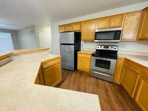 2700 Brookville Dr in Manhattan, KS - Building Photo - Building Photo