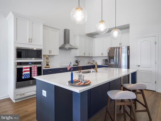 property at 208 Hillsdale Pl