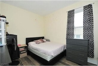 215 W Saint Georges Ave, Unit 2nd Floor in Linden, NJ - Foto de edificio - Building Photo