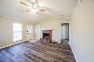 6845 Dunbarton Dr in Horn Lake, MS - Building Photo - Building Photo