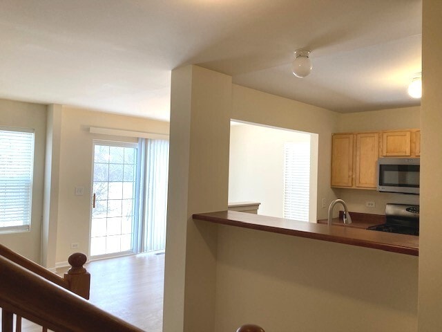 2441 Stoughton Cir in Aurora, IL - Building Photo - Building Photo