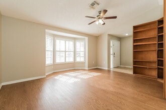 8533 Gum Tree Ave, Unit 7 in New Port Richey, FL - Building Photo - Building Photo