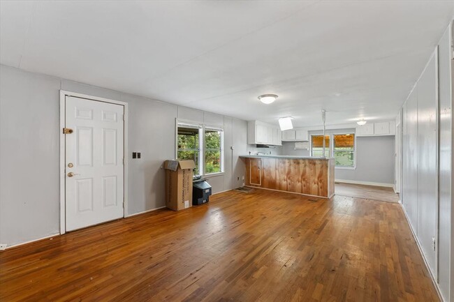 property at 606 N Pine Hill St