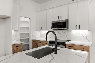 1805 Sakowitz St in Houston, TX - Building Photo - Building Photo