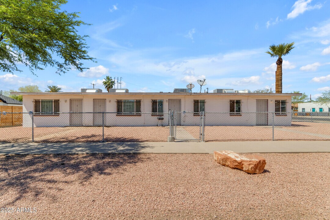 502 North 11th St in Phoenix, AZ - Building Photo