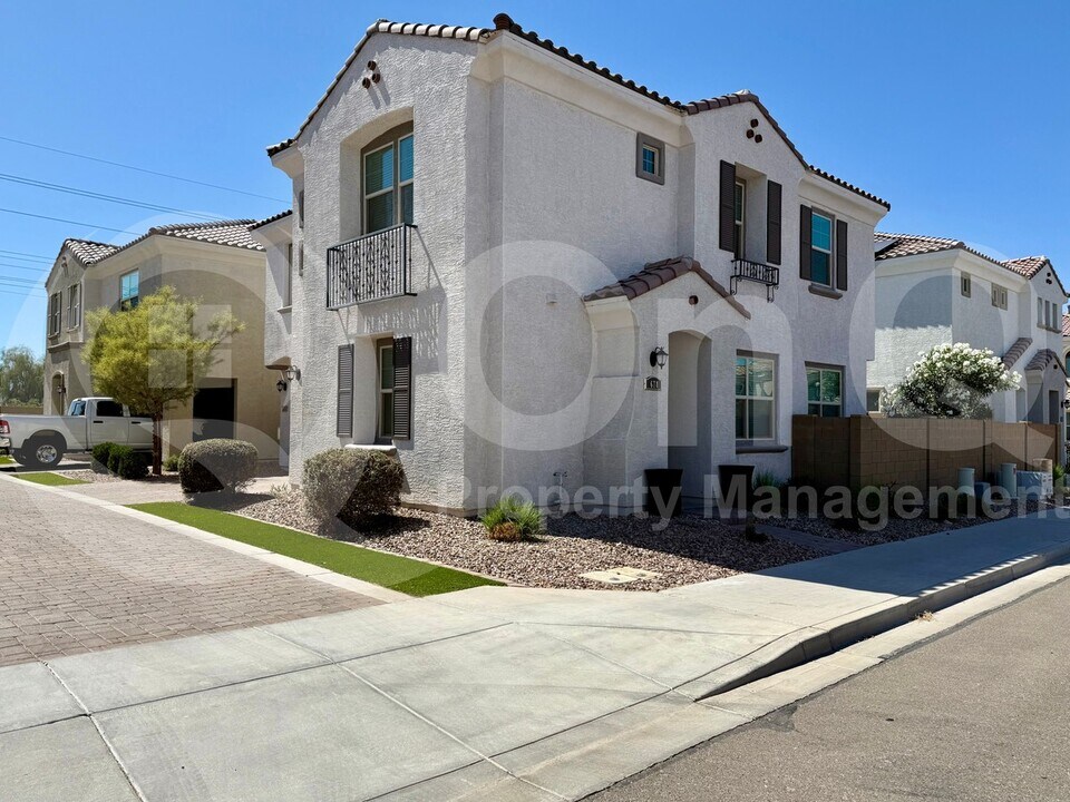 678 N Bay Dr in Gilbert, AZ - Building Photo