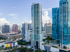 100 E Las Olas Blvd in Fort Lauderdale, FL - Foto de edificio - Building Photo