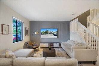 20648 NE 7th Pl in Miami, FL - Foto de edificio - Building Photo