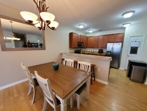 5321 Warminster Dr in Virginia Beach, VA - Building Photo - Building Photo