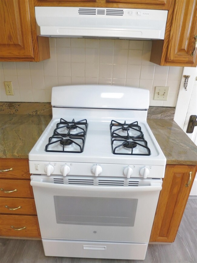 5 Freeman St, Unit 1 in Arlington, MA - Building Photo - Building Photo