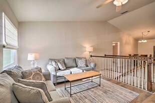 4484 Cobia Dr SE in St. Petersburg, FL - Building Photo