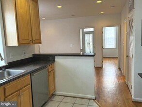 1030 Fairmont St NW in Washington, DC - Building Photo - Building Photo