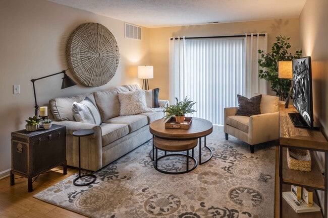 French Mill Apartments in Cuyahoga Falls, OH - Building Photo - Building Photo