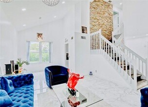 128 Royal Pine Cir N in Royal Palm Beach, FL - Foto de edificio - Building Photo