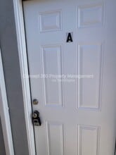 318 E Heath Ln in Long Beach, CA - Building Photo - Building Photo