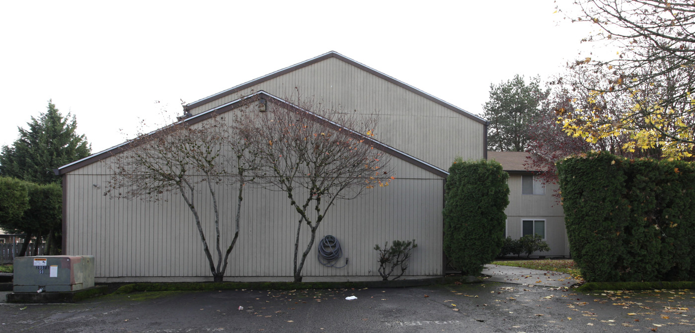 4904-4908 SW Franklin Ave in Beaverton, OR - Building Photo