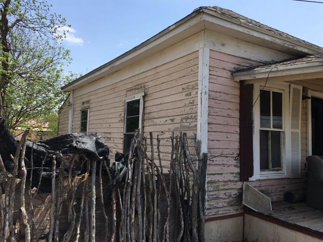 803 S Neches St in Coleman, TX - Building Photo - Building Photo