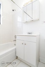 739 W Belmont Ave-Unit -515 in Chicago, IL - Building Photo - Building Photo