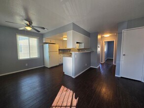 4766 Convaire Ave in Las Vegas, NV - Building Photo - Building Photo