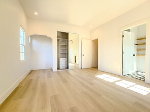 3013 1/2 Somerset Dr in Los Angeles, CA - Building Photo - Building Photo