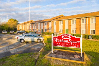 Wickham Square Apartments in Newport News, VA - Building Photo - Building Photo