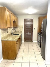 1191 Main St-Unit -Apt 8 in Waltham, MA - Foto de edificio - Building Photo