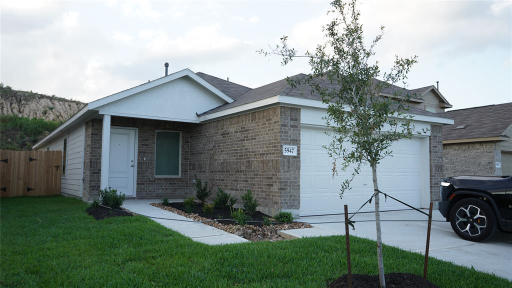 5947 Hartside Farm Trl in Humble, TX - Building Photo